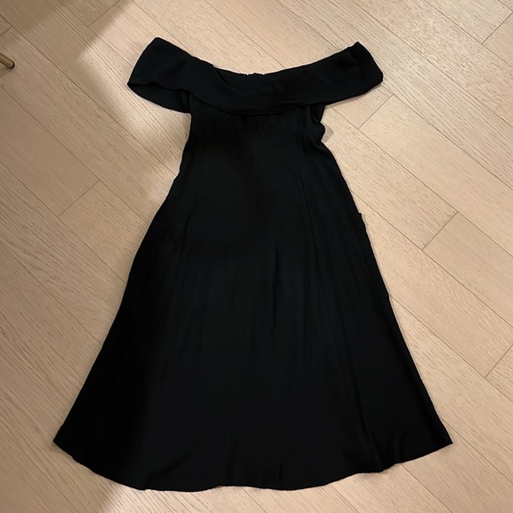 Reformation Off the Shoulder Midi Dress - Picture 9 of 13